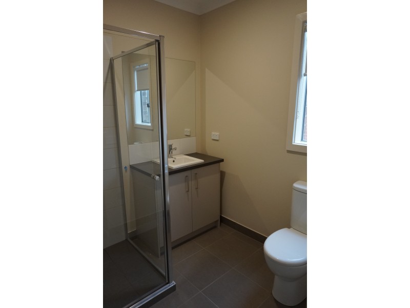 9 Sundew Avenue, Cranbourne East VIC 3977