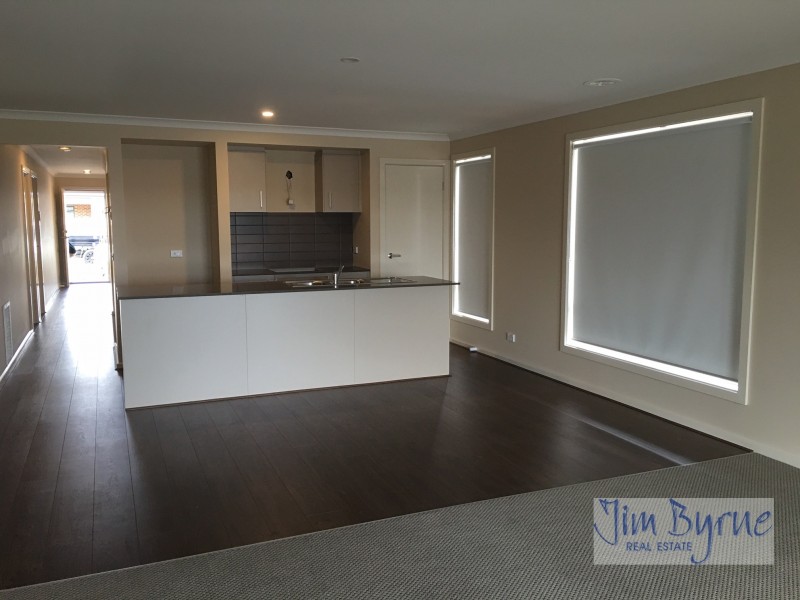 8 Hibiscus Street, Officer VIC 3809