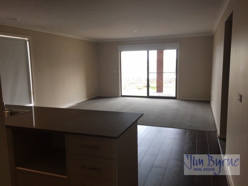 8 Hibiscus Street, Officer VIC 3809