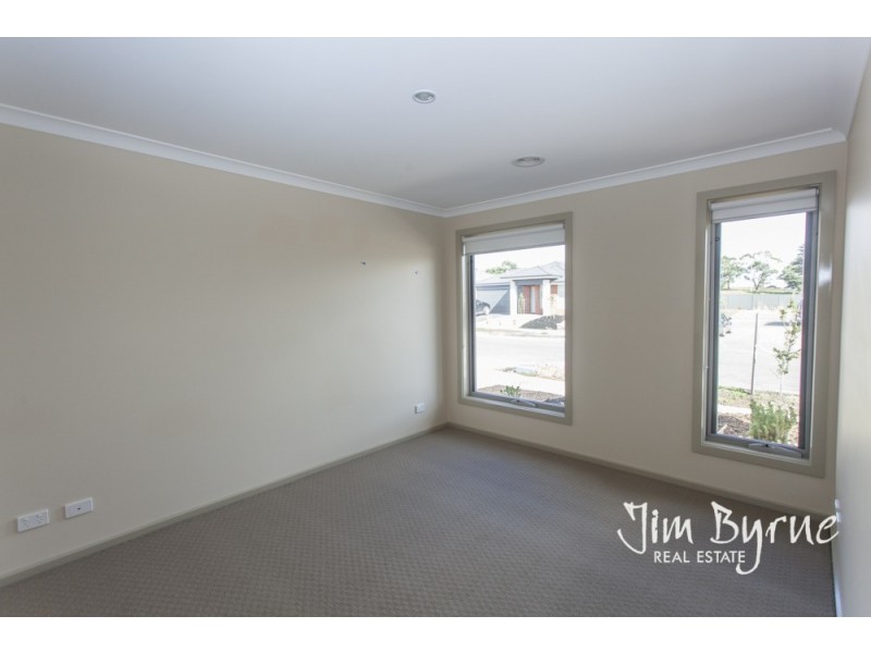 29 Morphetville Street, Clyde North VIC 3978