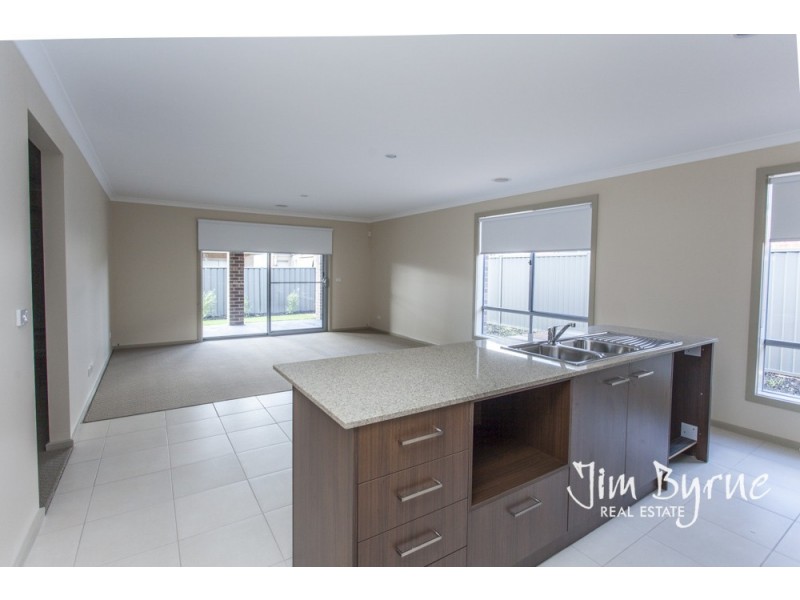 29 Morphetville Street, Clyde North VIC 3978