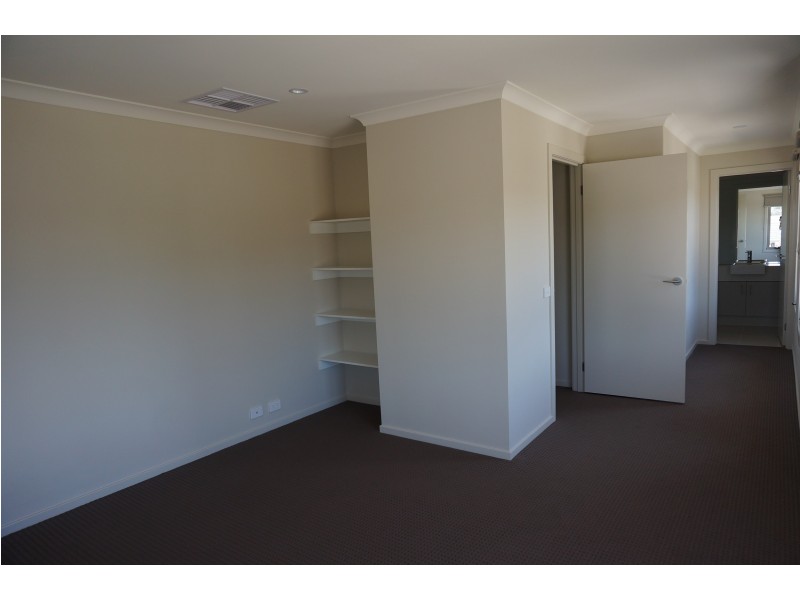 109 Moondarra Drive, Berwick VIC 3806