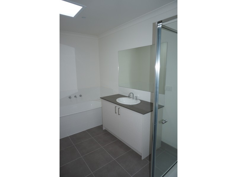 2/6 Brittlewood Lane, Longwarry VIC 3816