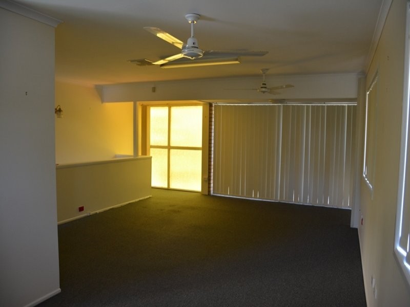 9 Laurinda Crescent, Springwood QLD 4127