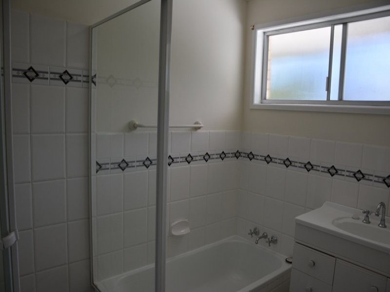 9 Laurinda Crescent, Springwood QLD 4127
