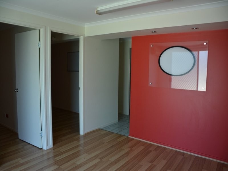 9 Laurinda Crescent, Springwood QLD 4127