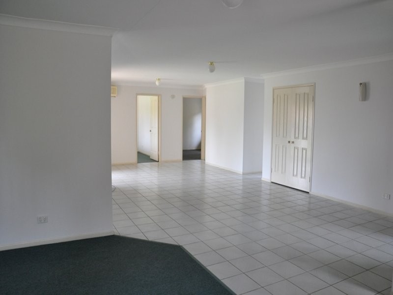 1 Jabiru Street, Wishart QLD 4122