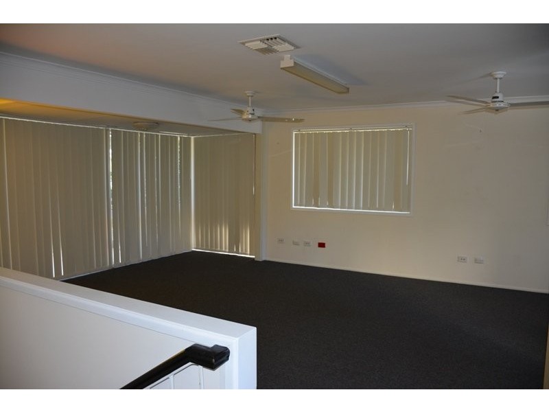 9 Laurinda Crescent, Springwood QLD 4127