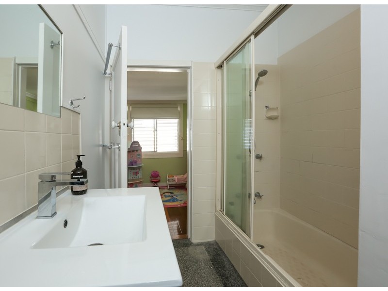 3 First Street, Camp Hill QLD 4152