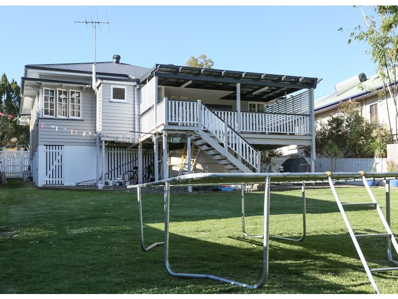 3 First Street, Camp Hill QLD 4152