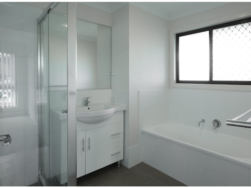 1 Coalstoun Crossing, Waterford QLD 4133