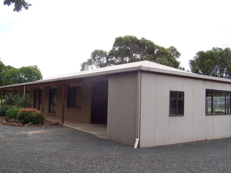 5484 Geelong Road, Ballan VIC 3342