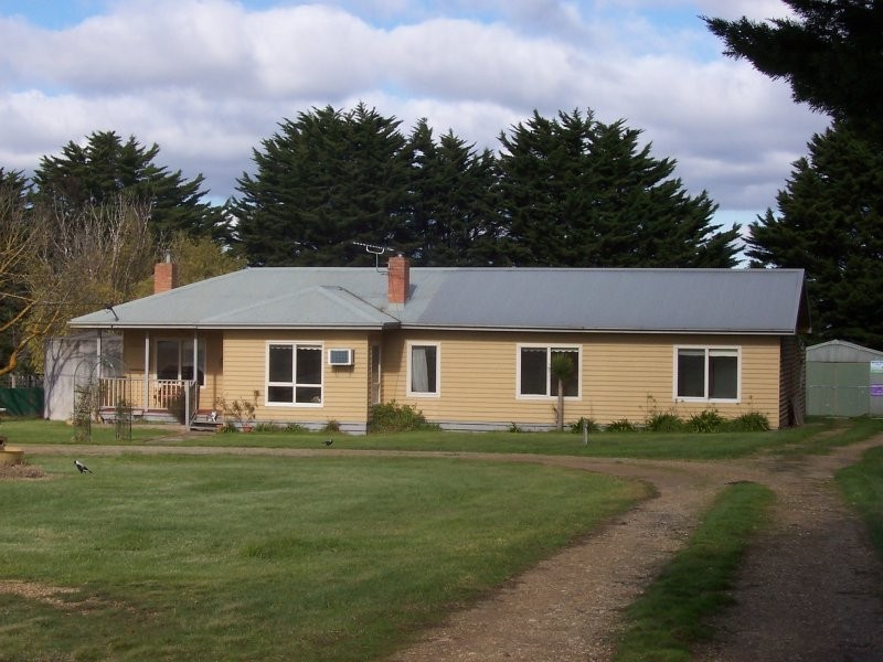 208 GEARYS LANE, Ballan VIC 3342