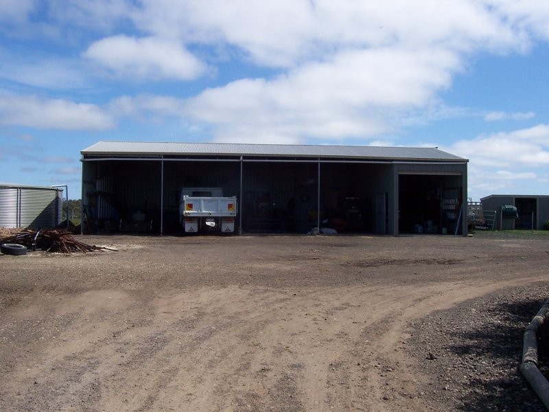 37 Wallaby Track, Beremboke VIC 3342