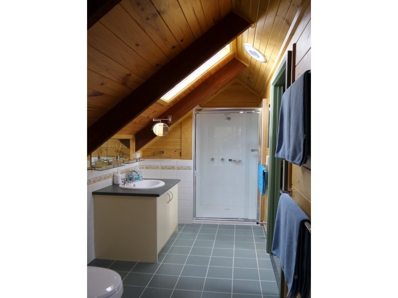 8 Flack Street, Ballan VIC 3342