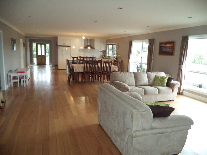 5 Walsh Street, Ballan VIC 3342