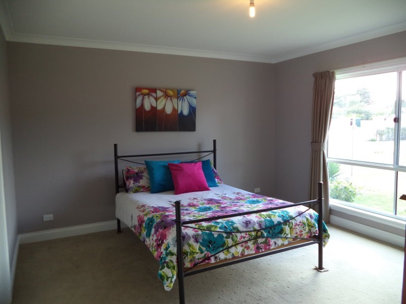 5 Walsh Street, Ballan VIC 3342