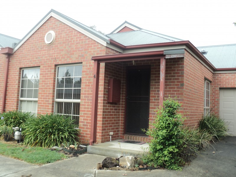 4/61 Simpson Street, Ballan VIC 3342