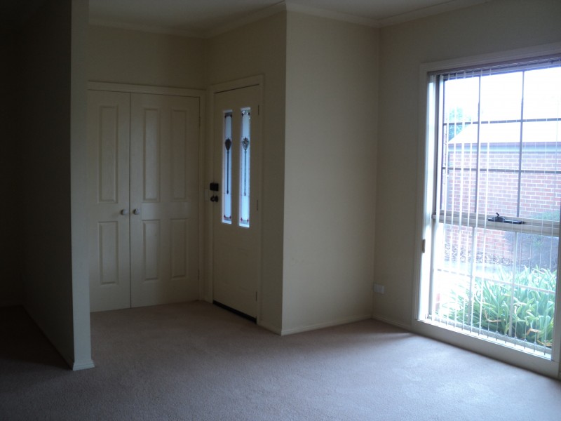 4/61 Simpson Street, Ballan VIC 3342