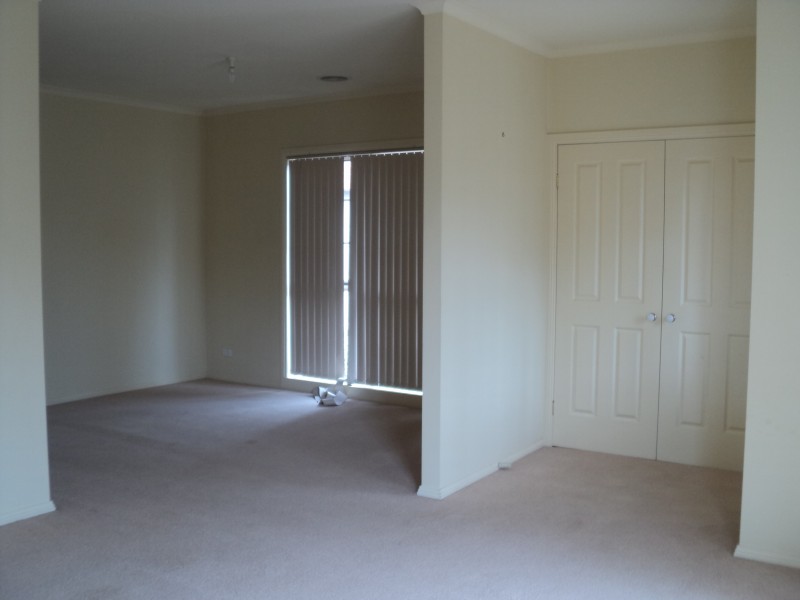 4/61 Simpson Street, Ballan VIC 3342