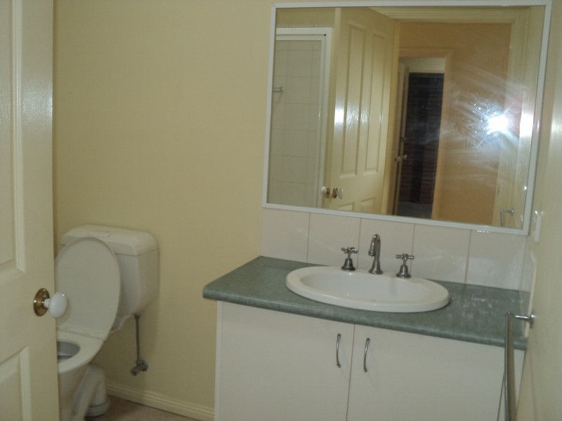 4/61 Simpson Street, Ballan VIC 3342