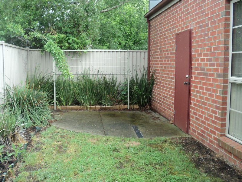 4/61 Simpson Street, Ballan VIC 3342