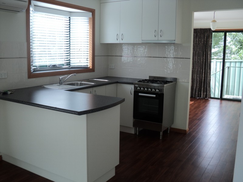 B/16 Lay Street, Ballan VIC 3342