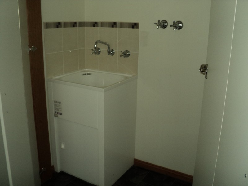 B/16 Lay Street, Ballan VIC 3342