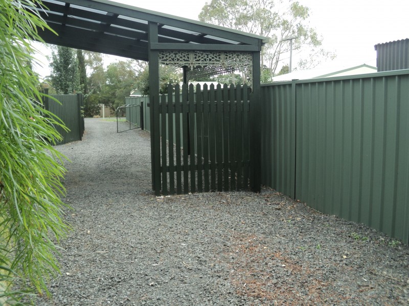 B/16 Lay Street, Ballan VIC 3342