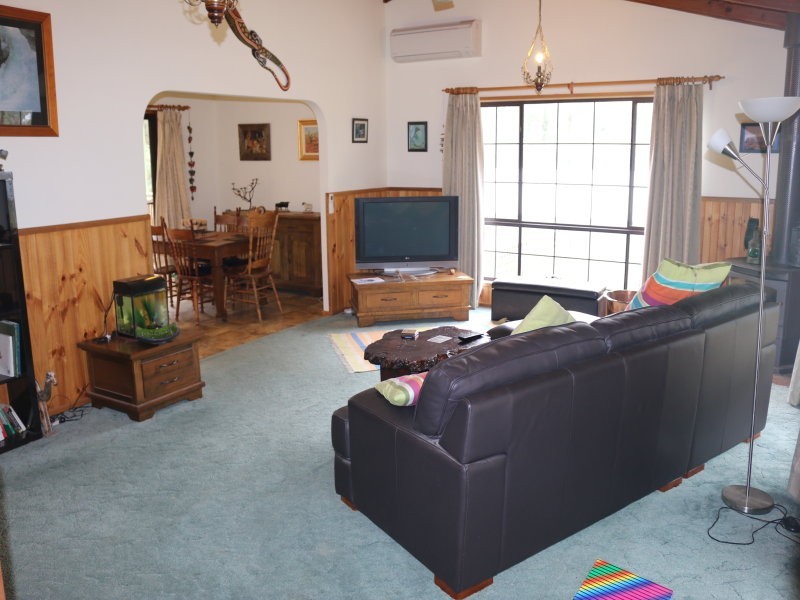 4 Tennyson Street, Gordon VIC 3345