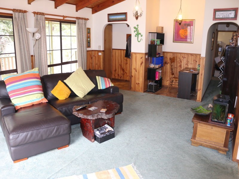 4 Tennyson Street, Gordon VIC 3345