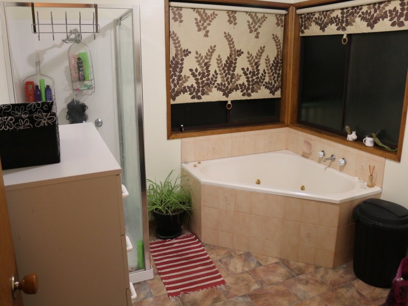 4 Tennyson Street, Gordon VIC 3345