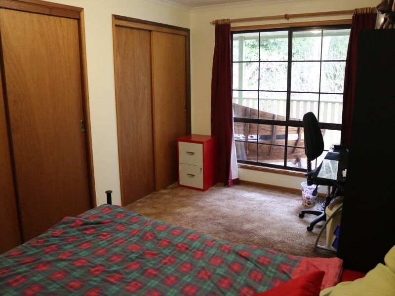 4 Tennyson Street, Gordon VIC 3345