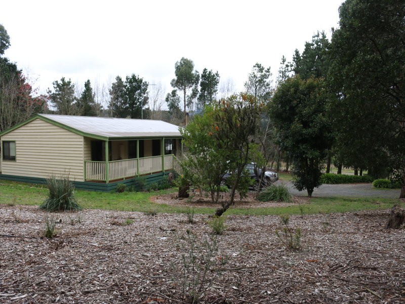 4 Tennyson Street, Gordon VIC 3345