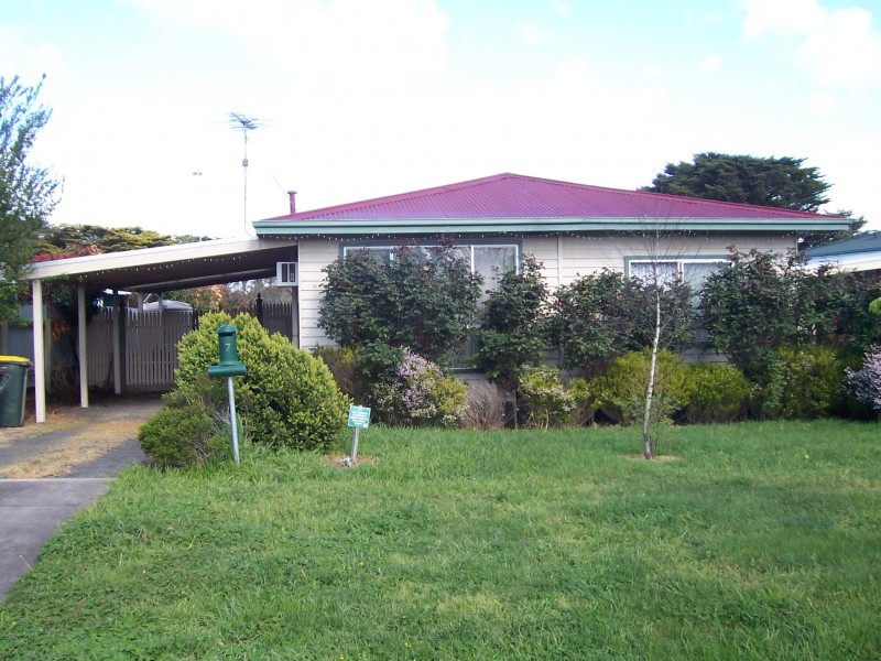 7 Cowie Street, Ballan VIC 3342