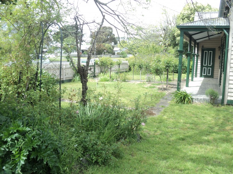 17 Fisken Street, Ballan VIC 3342