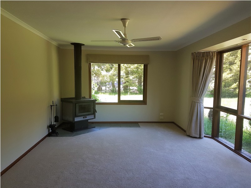 12 Flack Street, Ballan VIC 3342