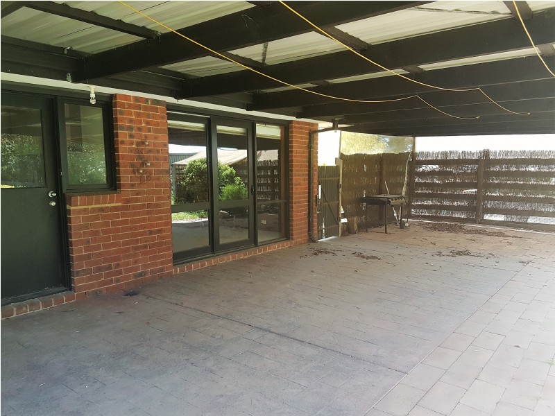 12 Flack Street, Ballan VIC 3342