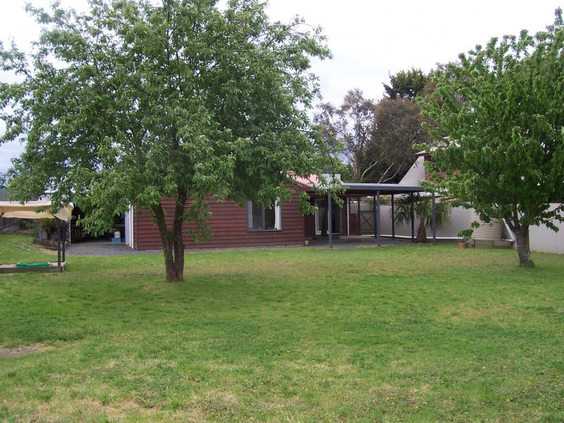 15 Steiglitz Street, Ballan VIC 3342