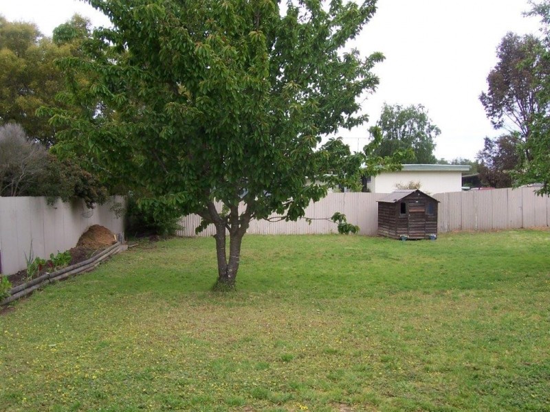 15 Steiglitz Street, Ballan VIC 3342