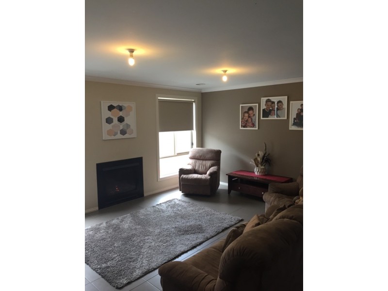 7 Walsh Street, Ballan VIC 3342