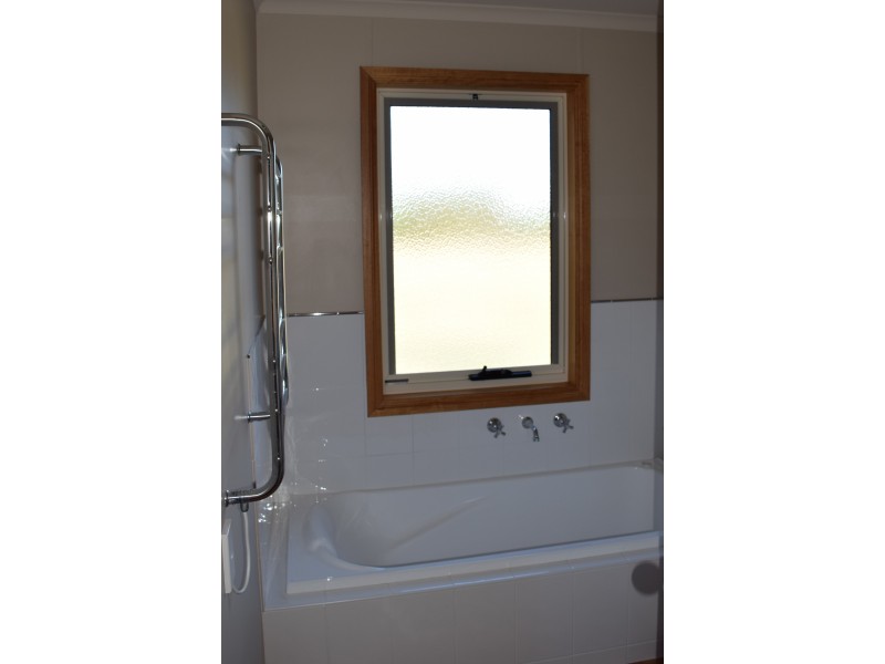 5498 Geelong- Ballan Road, Ballan VIC 3342