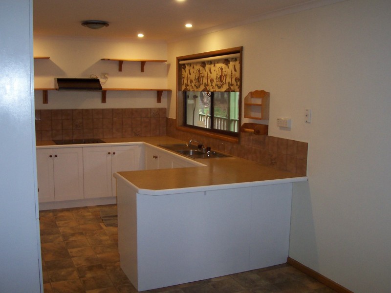 4 Tennyson Street, Gordon VIC 3345