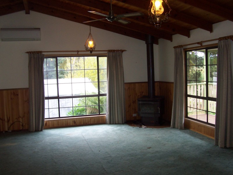 4 Tennyson Street, Gordon VIC 3345