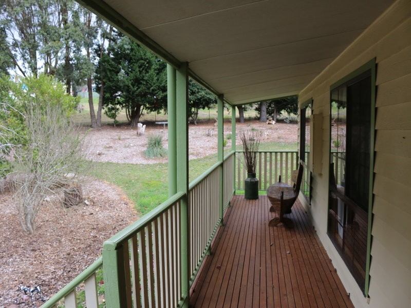 4 Tennyson Street, Gordon VIC 3345