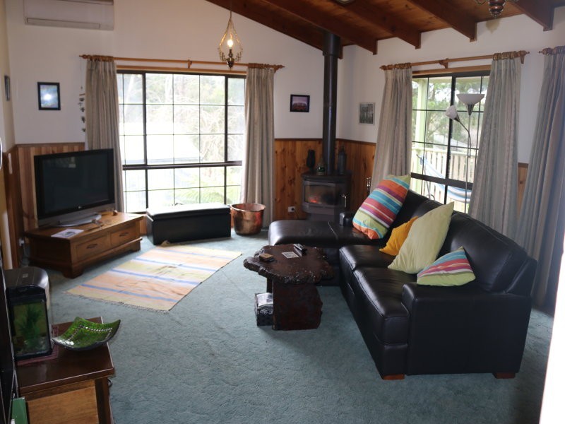 4 Tennyson Street, Gordon VIC 3345