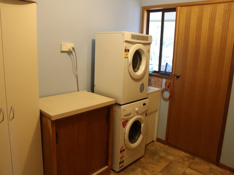 4 Tennyson Street, Gordon VIC 3345