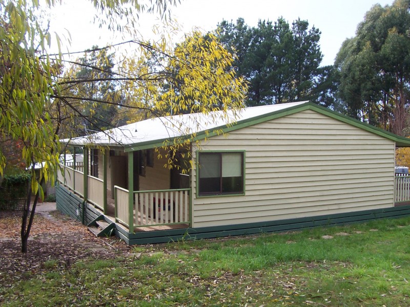 4 Tennyson Street, Gordon VIC 3345