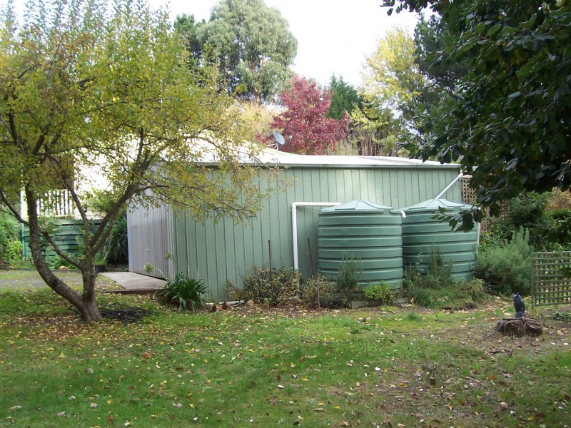 4 Tennyson Street, Gordon VIC 3345