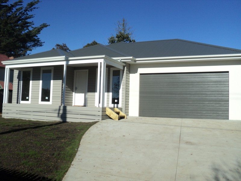 73 Main Street, Gordon VIC 3345